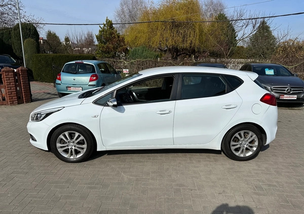 Kia Ceed cena 23900 przebieg: 216000, rok produkcji 2012 z Sianów małe 562